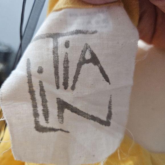 New with tags-  Tia Lin yellow blouse - Picture 6 of 9